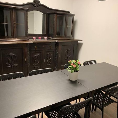 Central Private Rooms In Popular Neighborhood! ケルン エクステリア 写真