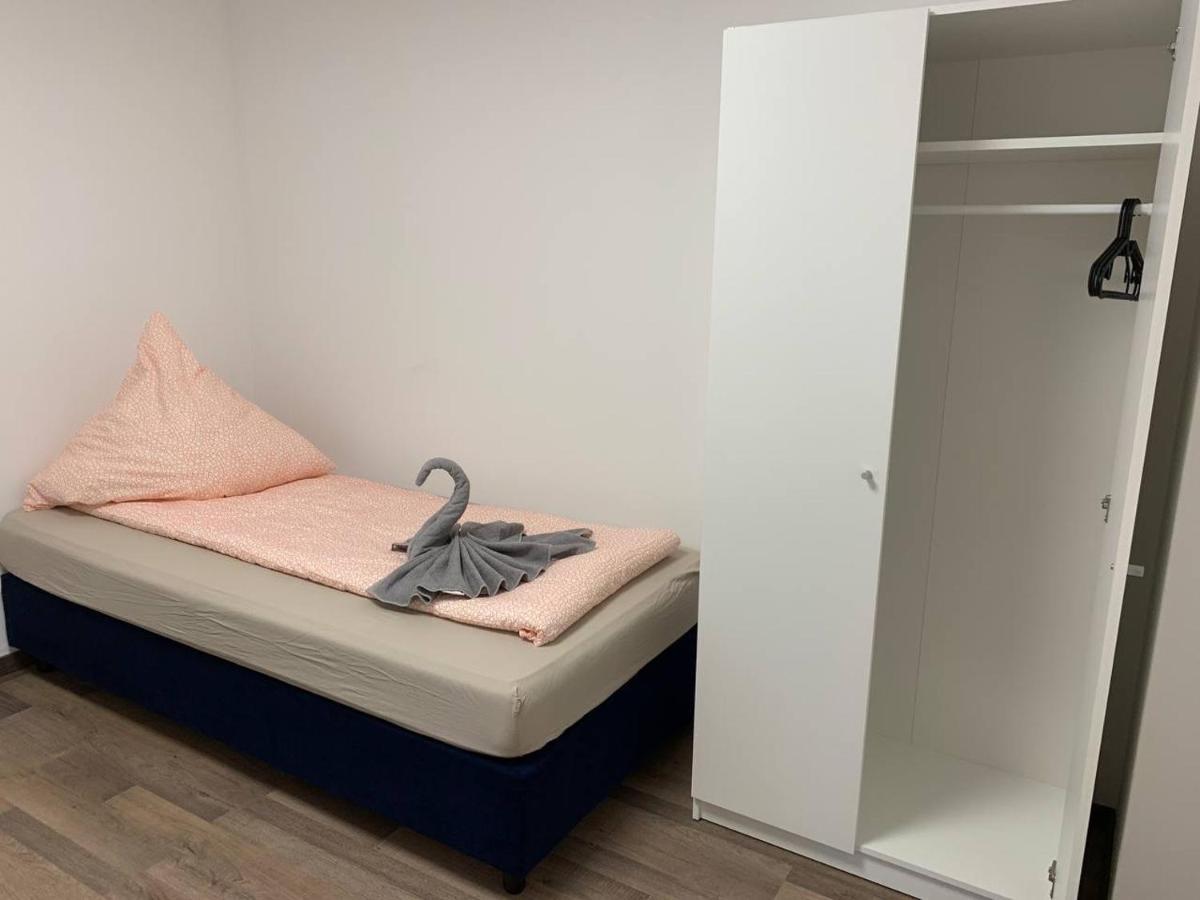 Central Private Rooms In Popular Neighborhood! ケルン エクステリア 写真