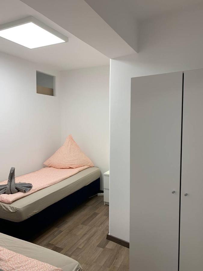 Central Private Rooms In Popular Neighborhood! ケルン エクステリア 写真