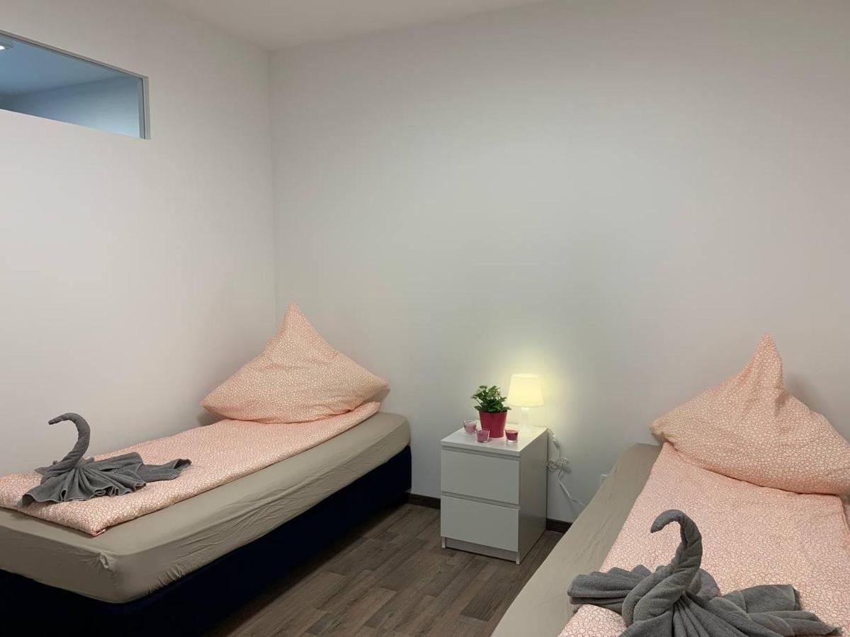 Central Private Rooms In Popular Neighborhood! ケルン エクステリア 写真