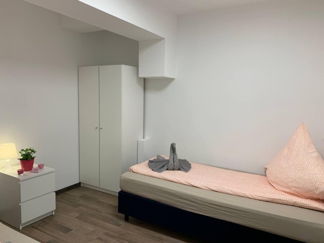 Central Private Rooms In Popular Neighborhood! ケルン エクステリア 写真