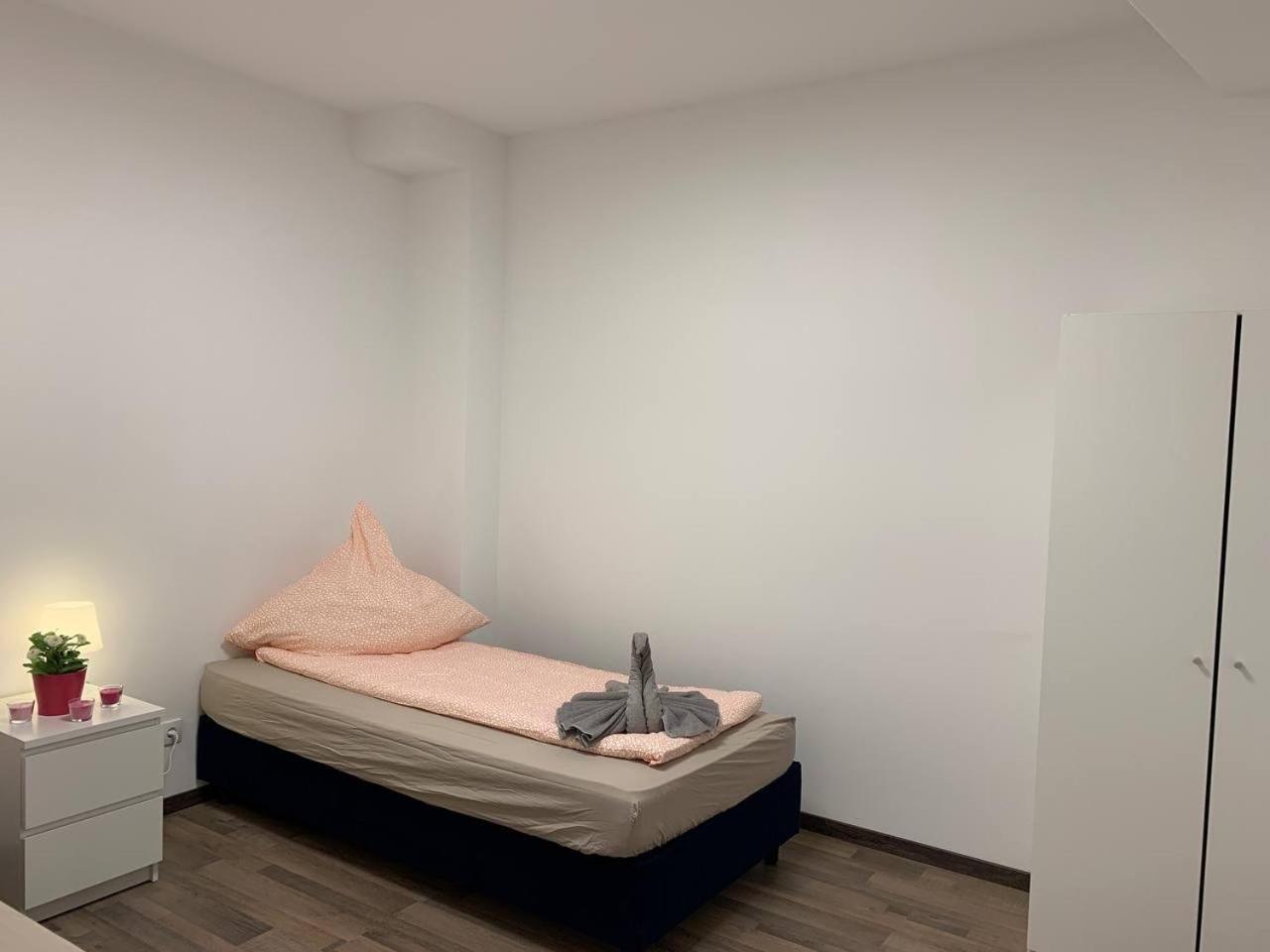 Central Private Rooms In Popular Neighborhood! ケルン エクステリア 写真