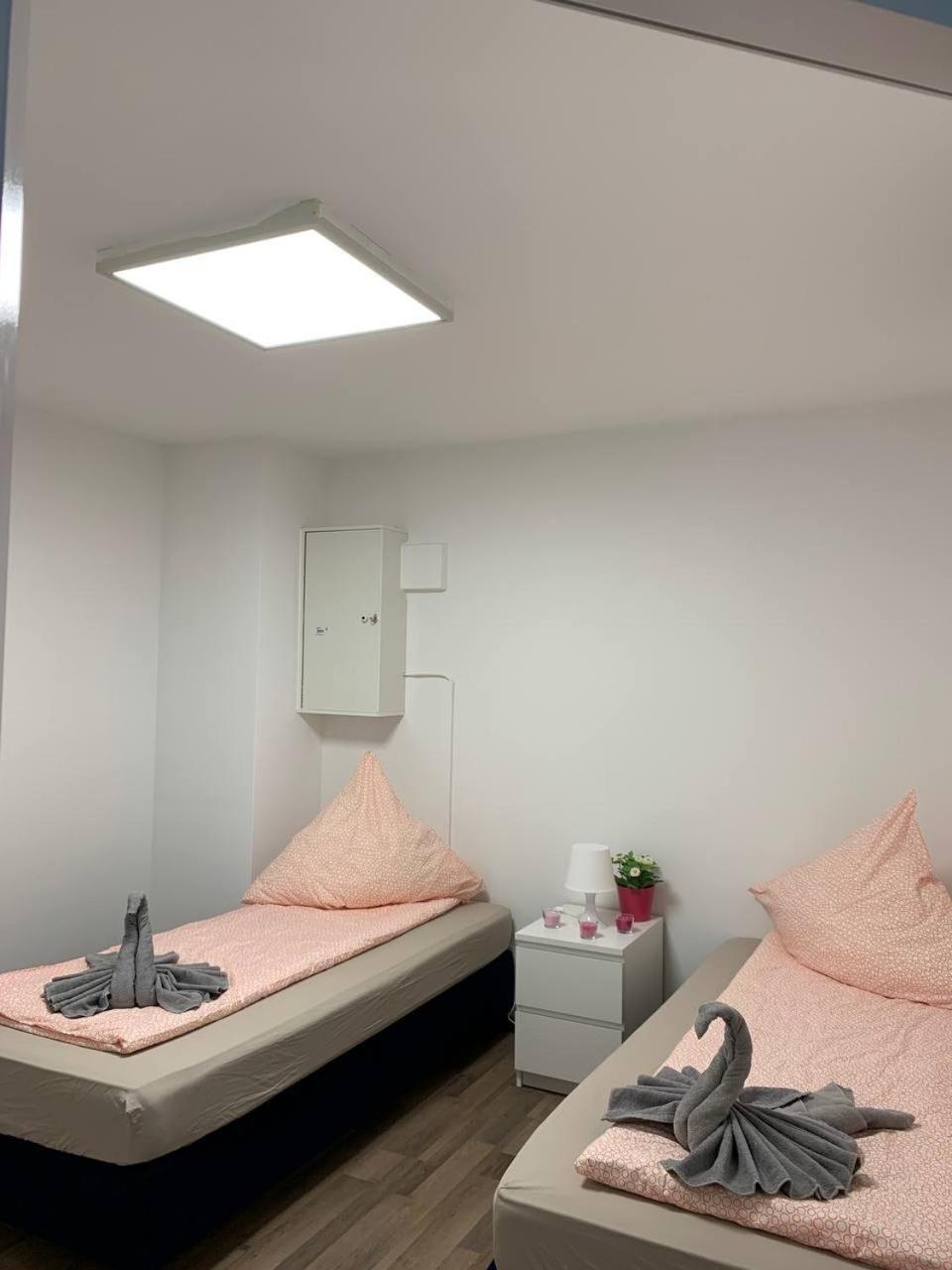 Central Private Rooms In Popular Neighborhood! ケルン エクステリア 写真