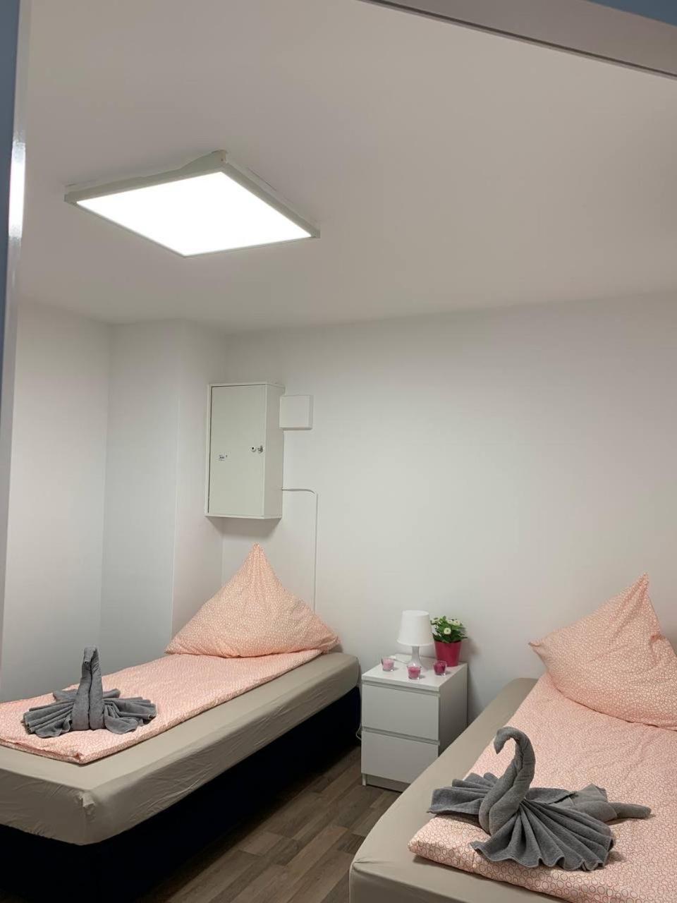 Central Private Rooms In Popular Neighborhood! ケルン エクステリア 写真